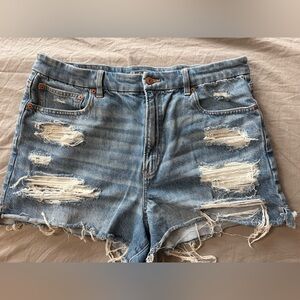 American Eagle Outfitters Curvy 90s Boyfriend Short Blue Distressed Size 18